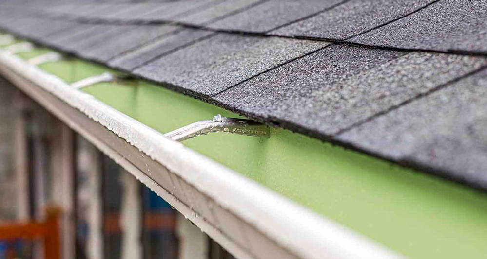 White Seamless Aluminum Gutters