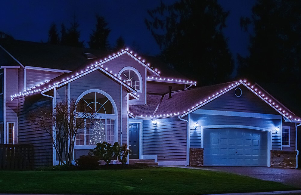 Holiday light hanging services in Seattle